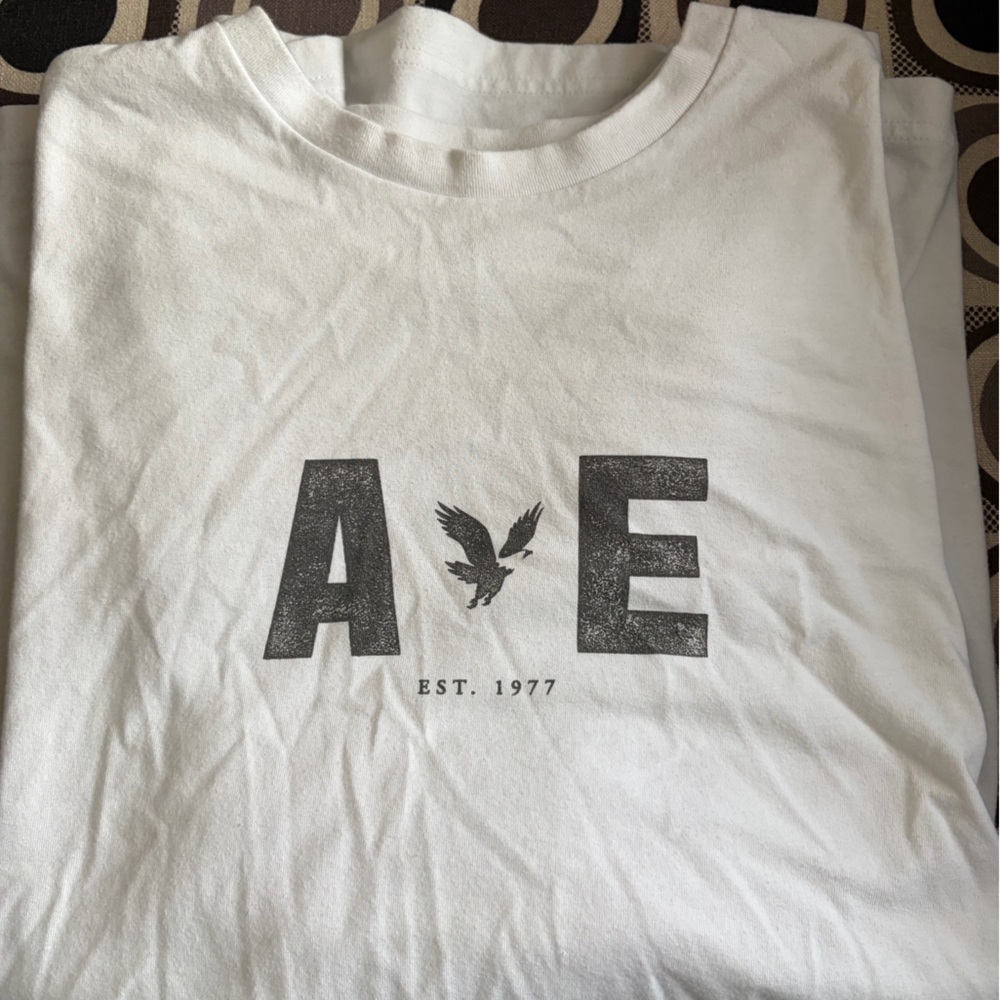 American Eagle Outfitters White T-Shirt